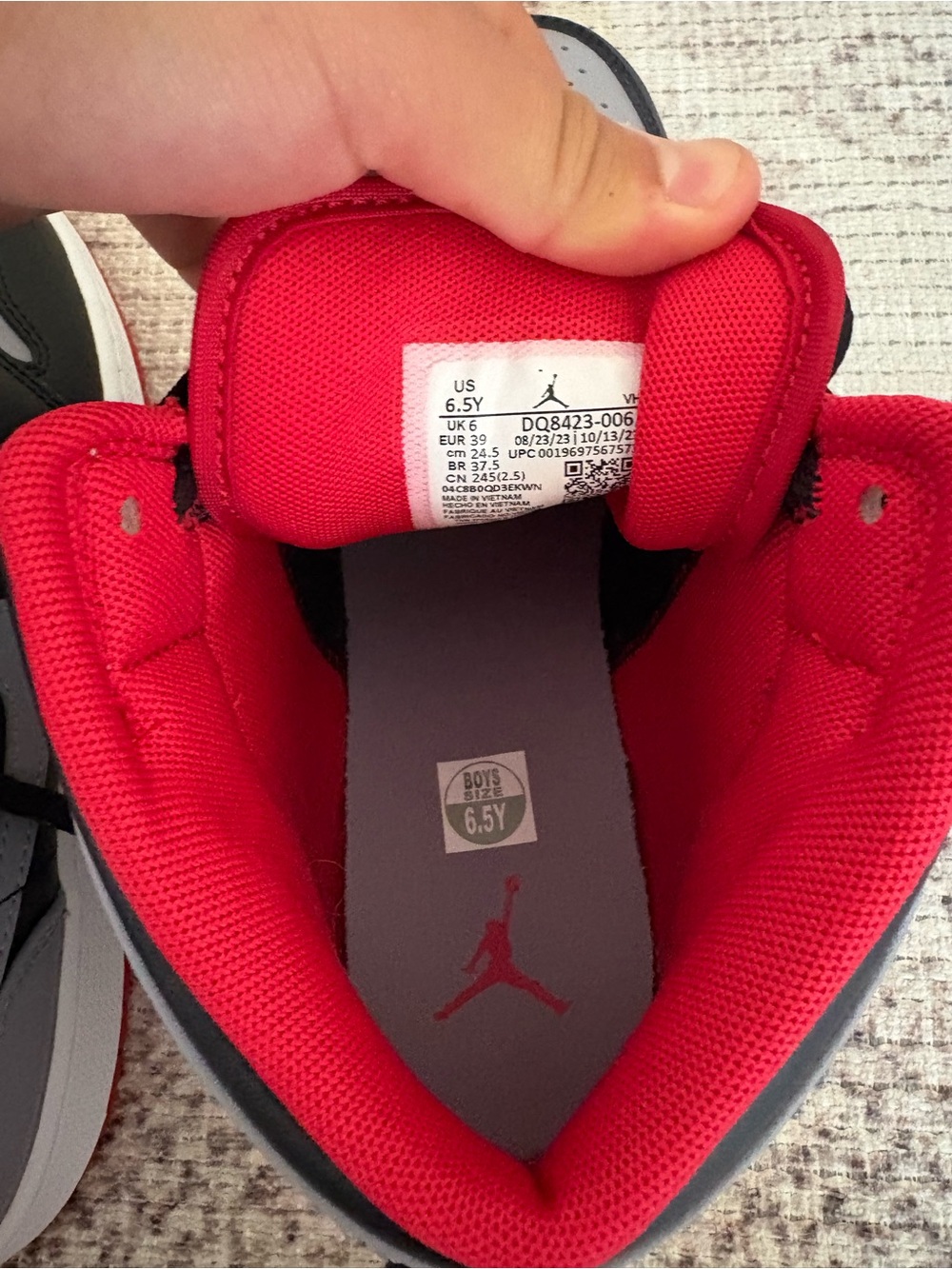 Air Jordan 1 Mid (GS), Black/Cement Grey-Fire Red. Size US 6.5 - Picture 6 of 8